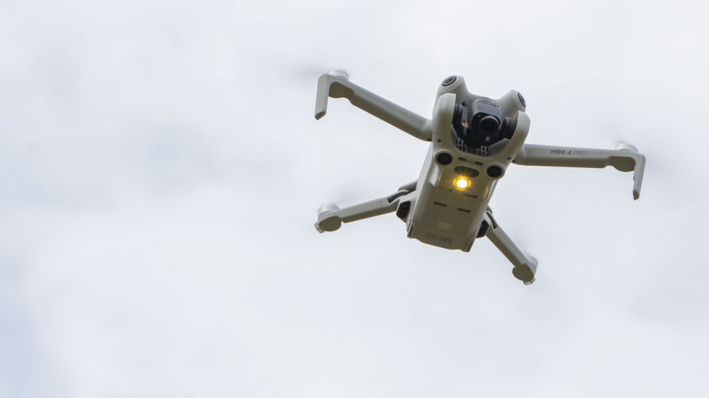 Test du DJI Mini 4 Pro – cela vaut-il encore la peine d'acheter un drone plus lourd ?